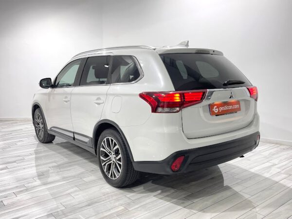 Mitsubishi Outlander 200 MPI Motion CVT 2WD 5 Plazas G3755 - Imagen 5