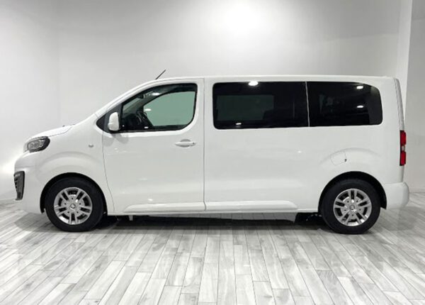 Peugeot Traveller Business 1.5 BlueHDi 88KW (120) Long G0357 - Imagen 4