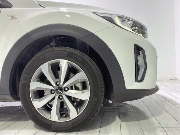 Kia Stonic 1.0 T-GDi 74kW (100CV) Business G8086 - Imagen 6