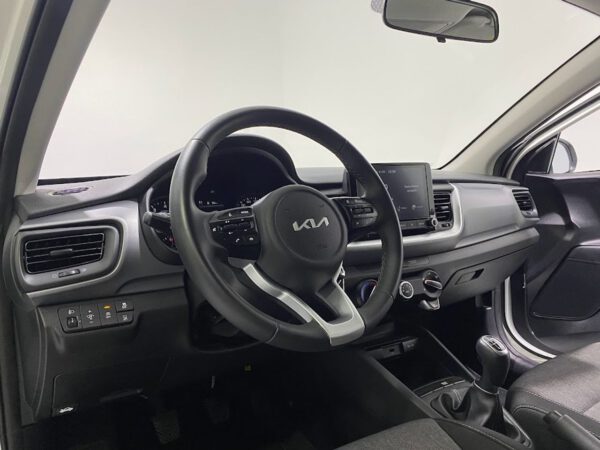 Kia Stonic 1.0 T-GDi 74kW (100CV) Business G8086 - Imagen 7