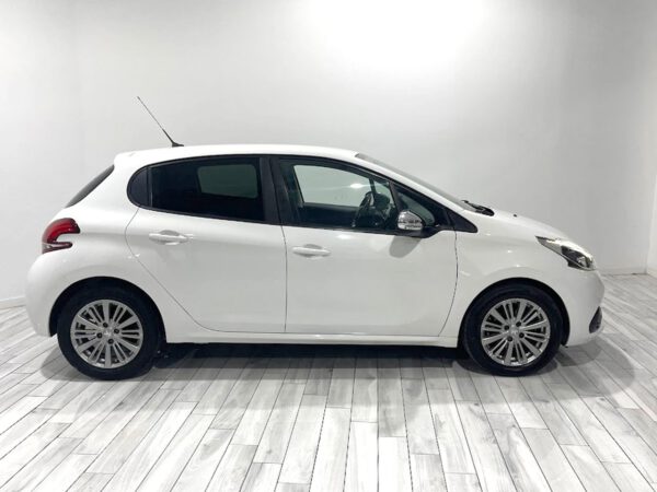 Peugeot 208 5P STYLE 1.2L PureTech 60KW (82CV) G6999 - Imagen 4