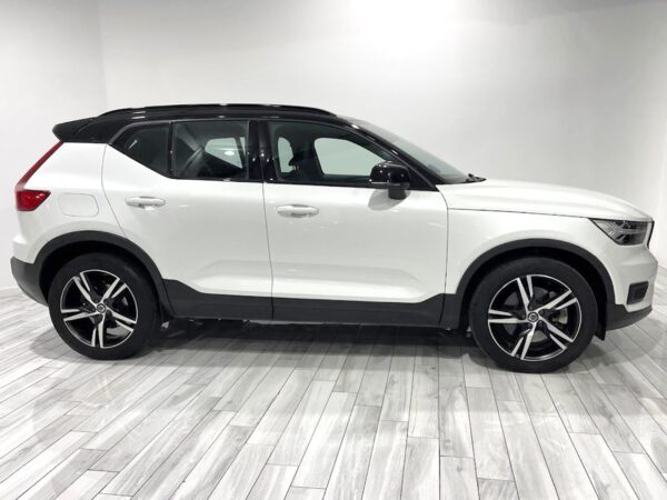 Volvo XC40 1.5 T5 Twin R-Design Auto G7932 - Imagen 4