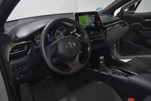 Toyota C-HR 1.8 125H Advance G8449V - Imagen 9