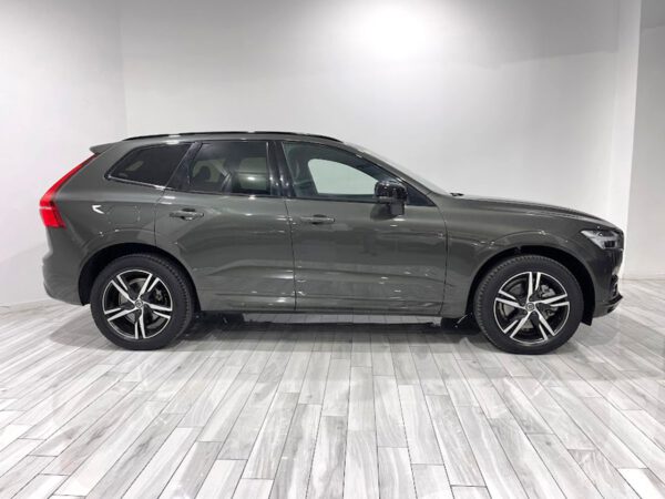 Volvo XC-60 2.0 T8 AWD R-Design Auto G2335 - Imagen 6